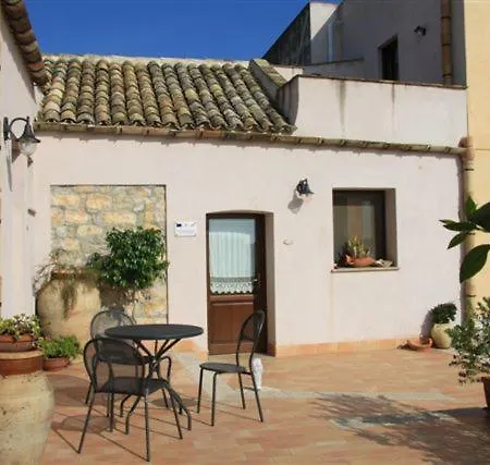 Agriturismo Baglio Donna Santa Farm stay Dattilo