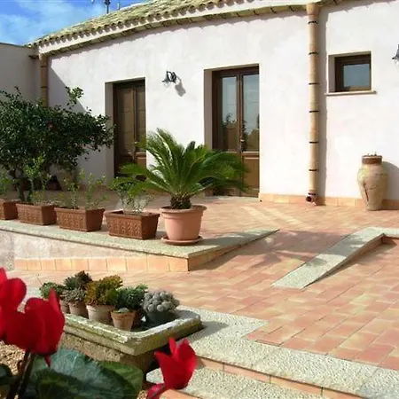 Agriturismo Baglio Donna Santa Farm stay *
