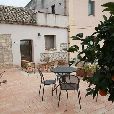 Agriturismo Baglio Donna Santa Dattilo