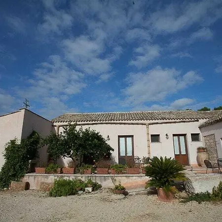 Farm stay Agriturismo Baglio Donna Santa